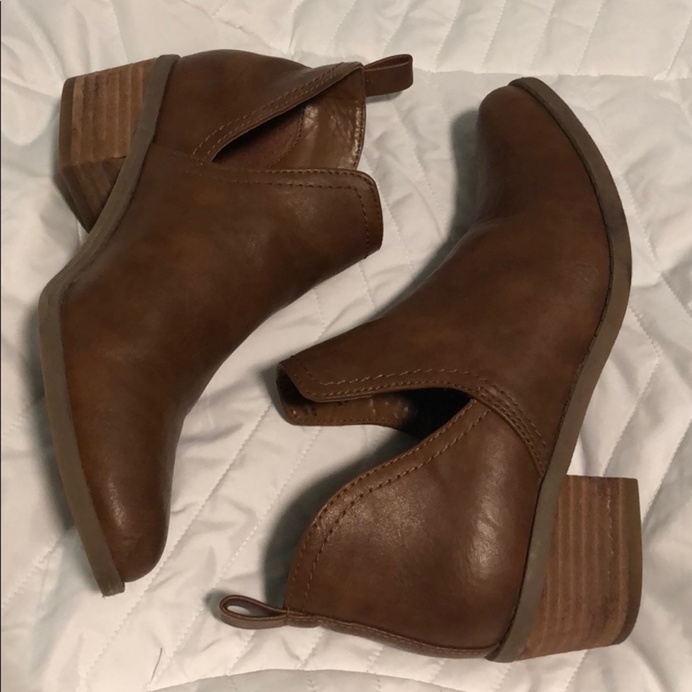 American Eagle ankle boots